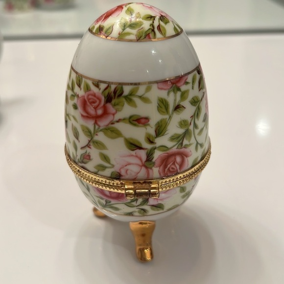 Vintage 3-Piece Mini Porcelain Set Bell, Teapot Egg Trinket Box Floral Small GUC - Picture 15 of 16